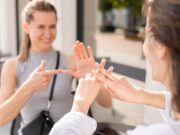 En Madrid abren inscripciones para cursos gratuitos de lengua de señas y braille