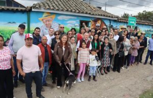 Mediante mural Familia Moreno recupera la memoria Histórica