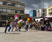 Fusagasugá vivió una divertida Carrera de Botargas en la Plaza Mayor