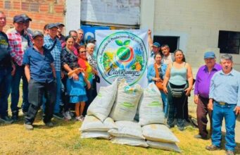 Pacho entrega fertilizante orgánico a 50 productores
